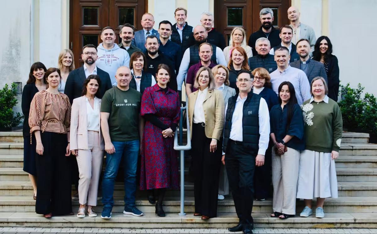 В Україні відкрито другий набір на сертифікатну програму з всеохопної оборони 'Total Defence: Leading Resilient Ukraine' В Україні відкрито другий набір на сертифікатну програму з всеохопної оборони 'Total Defence: Leading Resilient Ukraine'