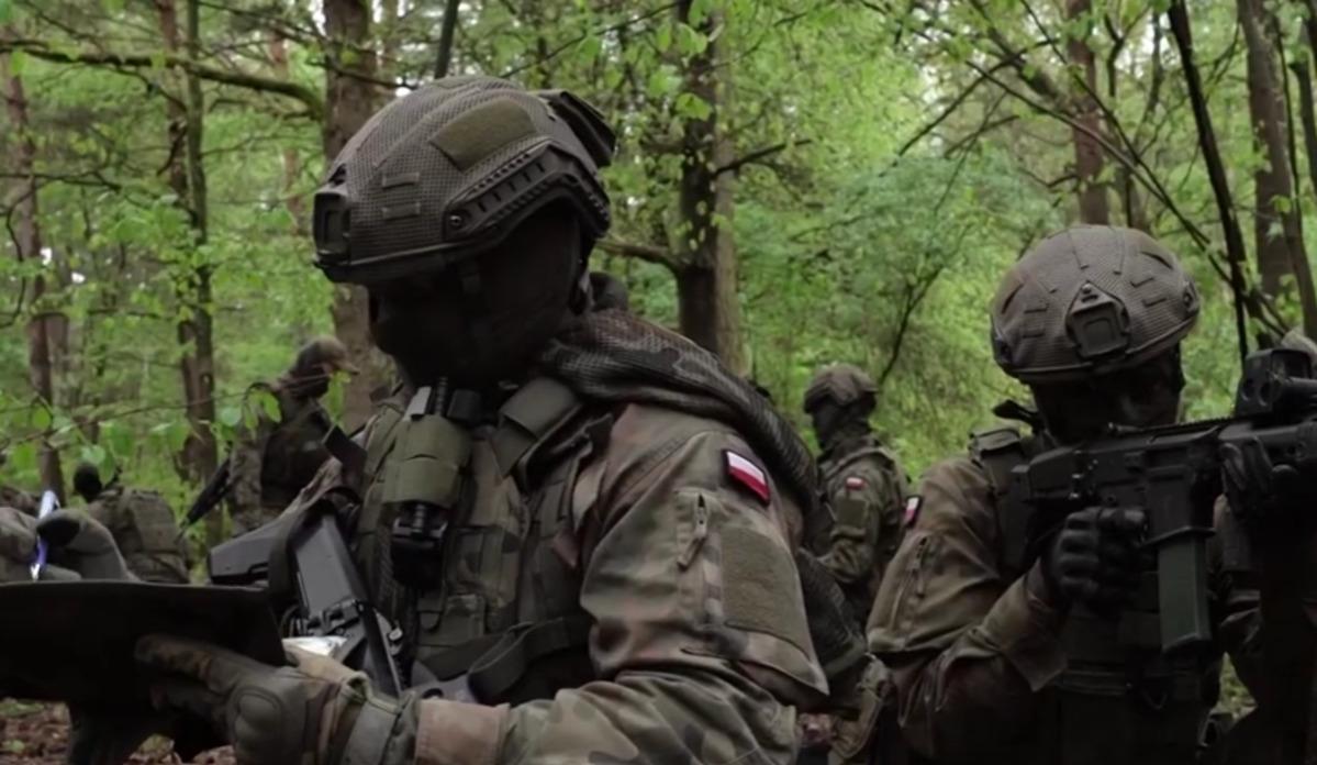 В Польщі можуть запровадити стан повної державної готовності до війни В Польщі можуть запровадити стан повної державної готовності до війни