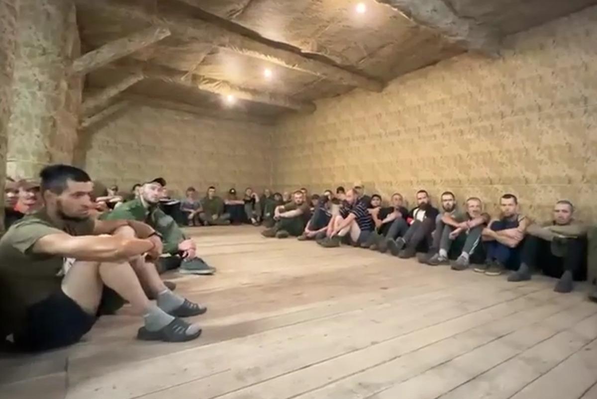 Українські військові взяли в полон 64 росіян на Запорізькому напрямку Українські військові взяли в полон 64 росіян на Запорізькому напрямку