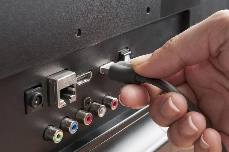4 полезные функции USB-порта на телевизоре, о которых почти никто не знает 4 полезные функции USB-порта на телевизоре, о которых почти никто не знает