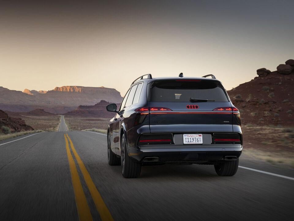 Audi представила найбільший кросовер в історії бренду: оприлюднено ефектні фото авто Audi представила найбільший кросовер в історії бренду: оприлюднено ефектні фото авто