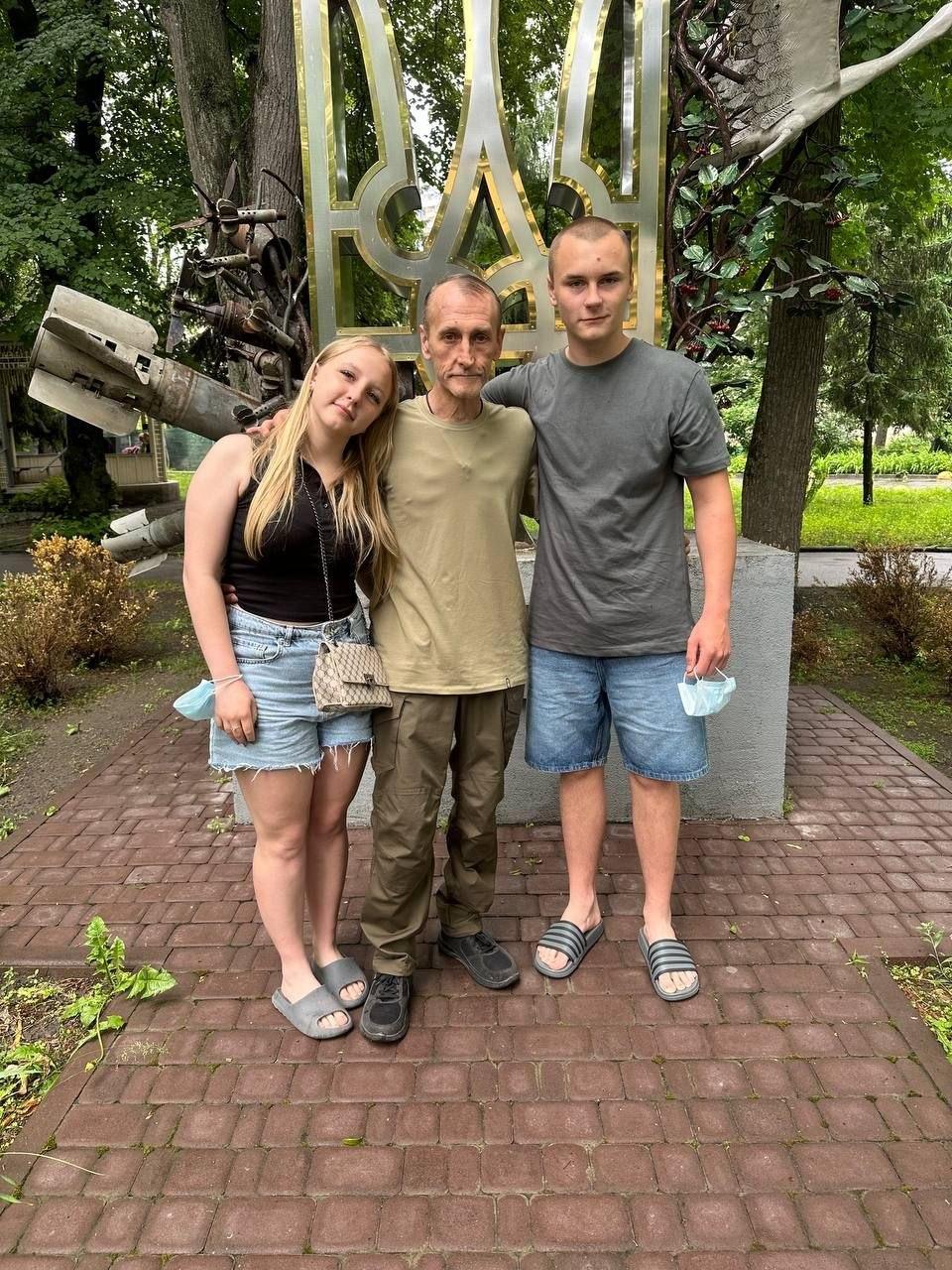 'В плену в Чечне нас держали в подвалах и привлекали к строительству для элиты - как рабов', - бывший военнопленный Сергей Скотаренко 'В плену в Чечне нас держали в подвалах и привлекали к строительству для элиты - как рабов', - бывший военнопленный Сергей Скотаренко