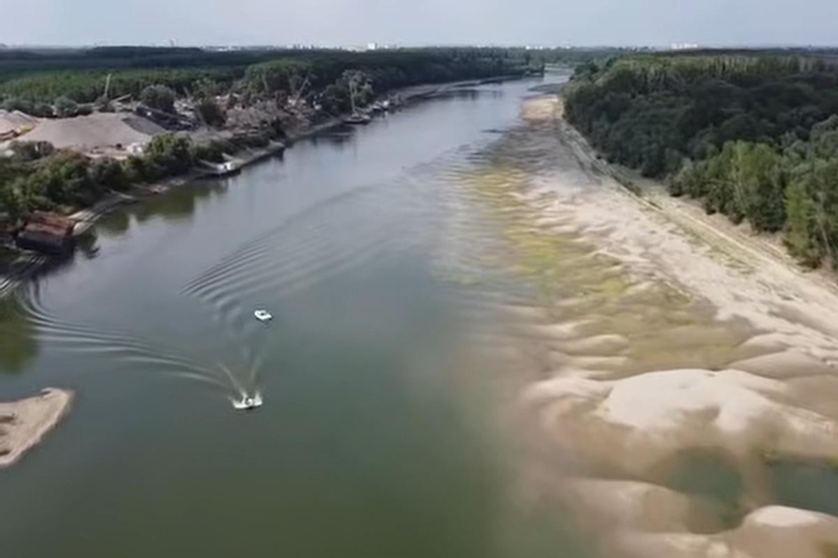 Рекордна посуха перетворює Дунай на струмок, лайнери з туристами сідають на мілини