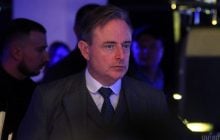Премʼєр Бельгії повернувся після саміту НАТО з револьвером від Ердогана, не знаючи про нього