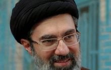 Верховный лидер Ирана назвал месть за убийство своего отца "неизбежной"