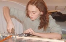 Её сравнивают с Эйнштейном и заманивают на работу в NASA, но девушка всем отказывает