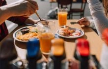 После такого завтрака еще больше хочется есть: диетологи назвали 9 продуктов
