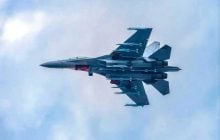 Китайський винищувач J-16 показали у "режимі звіра": що означає незвичне озброєння