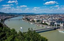 Уровень воды в Дунае настолько низкий, что видны обломки корабля времен Второй мировой войны