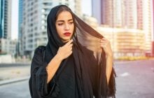 В пустыне носят черное не случайно: как такая одежда защищает от жары