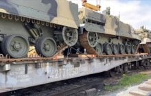 Армия России получила крупную партию модернизированных БМП с защитой от дронов (фото, видео)