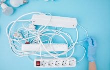 Эти 10 приборов не следует подключать к удлинителю
