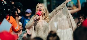 "Не упустите шанс": Валевская спела на "Караоке на майдане", где началась её музыкальная история