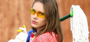 Жінка спробувала правило прибирання 80/20 і розповіла, чи воно насправді працює