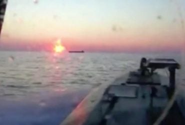 Морской дрон СБУ поразил танкер теневого флота России у берегов Крыма (видео)