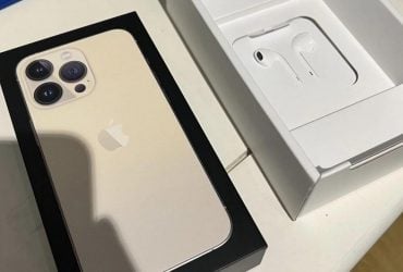 Apple начала, остальные подхватили: почему из коробок смартфонов исчезли наушники