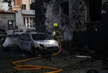 Удар РФ по Києву: влучання і пожежі у 5 районах, кількість постраждалих зросла (фото)