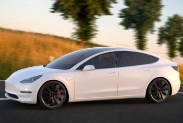 Власник Tesla рік не чистив радіатор і показав, скільки бруду там накопичилося