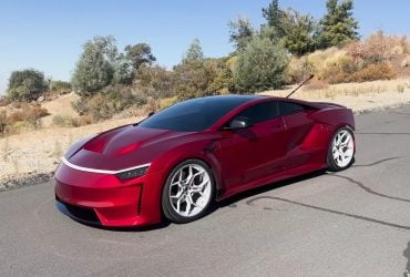 Американець створив яскравий електрокар з деталей Tesla і здивував весь Лос-Анджелес (відео)