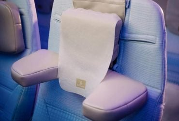 Авиакомпания Emirates внедряет новые подголовники для пассажиров эконом-класса, - СМИ