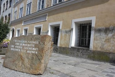 Австрія перетворила дім Гітлера на пастку для неонацистів