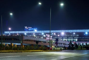 Пасажирам у аеропорту Кишинева стає тісно у терміналах, і там будують нові навіси