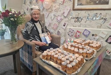 В Шотландии женщина отпраздновала свое 105-летие и раскрыла секрет долголетия