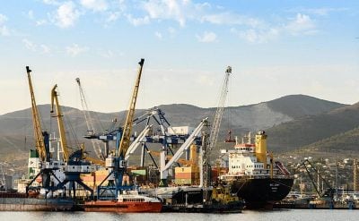 Найбільший зерновий хаб Росії обмежив роботу вночі через українські дрони, - Reuters