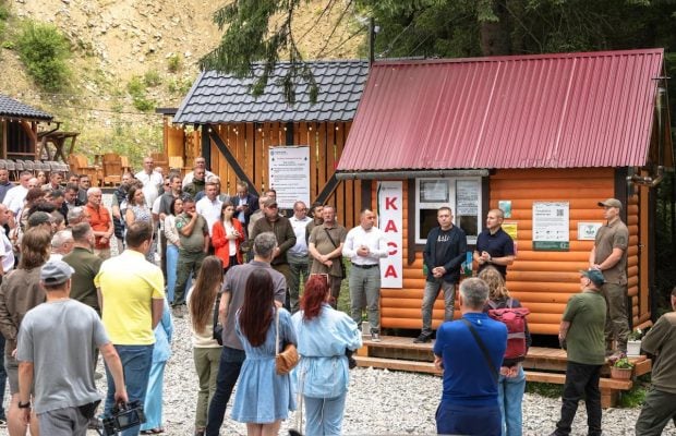 У Карпатах запустили перший електронний квиток для національних парків: першим став маршрут на гору Хом'як