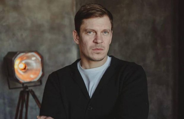 Известный украинский актер признался, сколько зарабатывает во время войны