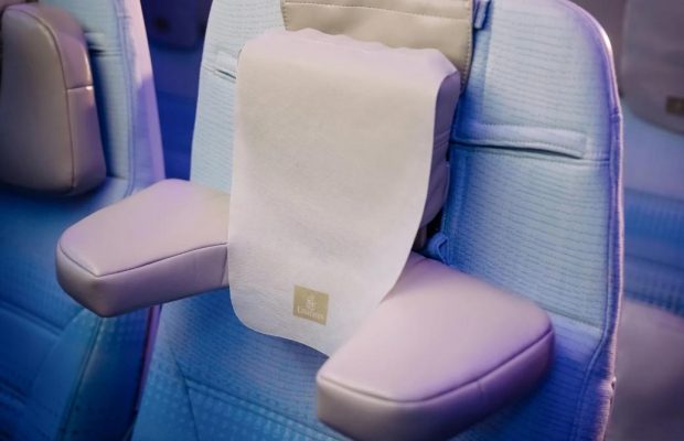 Авіакомпанія Emirates запроваджує революційні підголівники для пасажирів економкласу, - ЗМІ