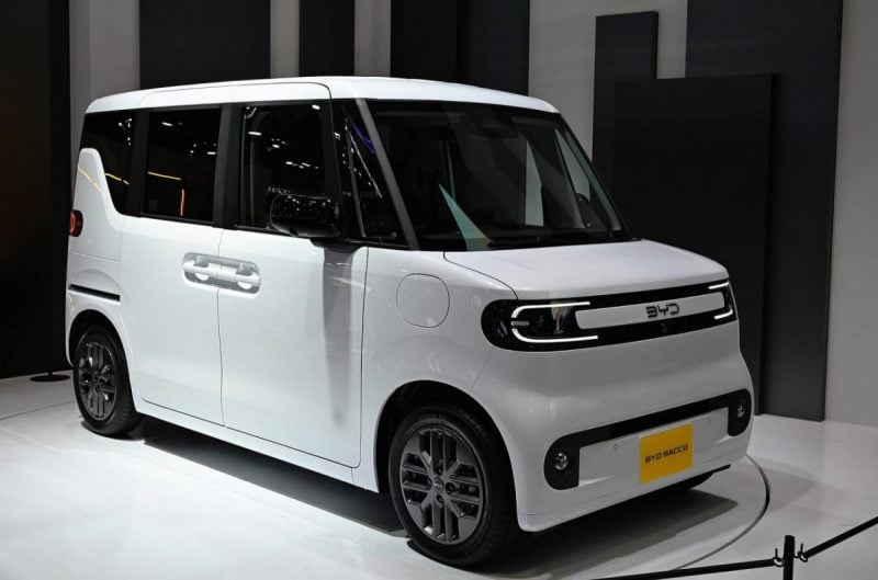 BYD скинула на ринок "бомбу", представивши найдешевший електромобіль