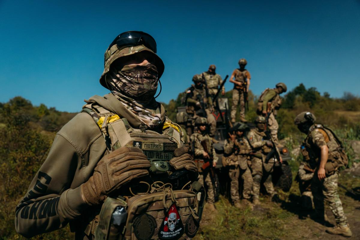 Футбольні фанати, а нині військовослужбовці: гурт NORD DIVISION завітав до легендарної бригади 'Маґура' Футбольні фанати, а нині військовослужбовці: гурт NORD DIVISION завітав до легендарної бригади 'Маґура'