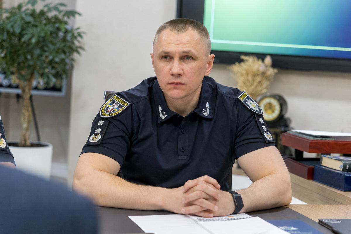 Маскують під роботу, шлюб та лікування: голова Нацполіції про нові схеми торгівлі людьми