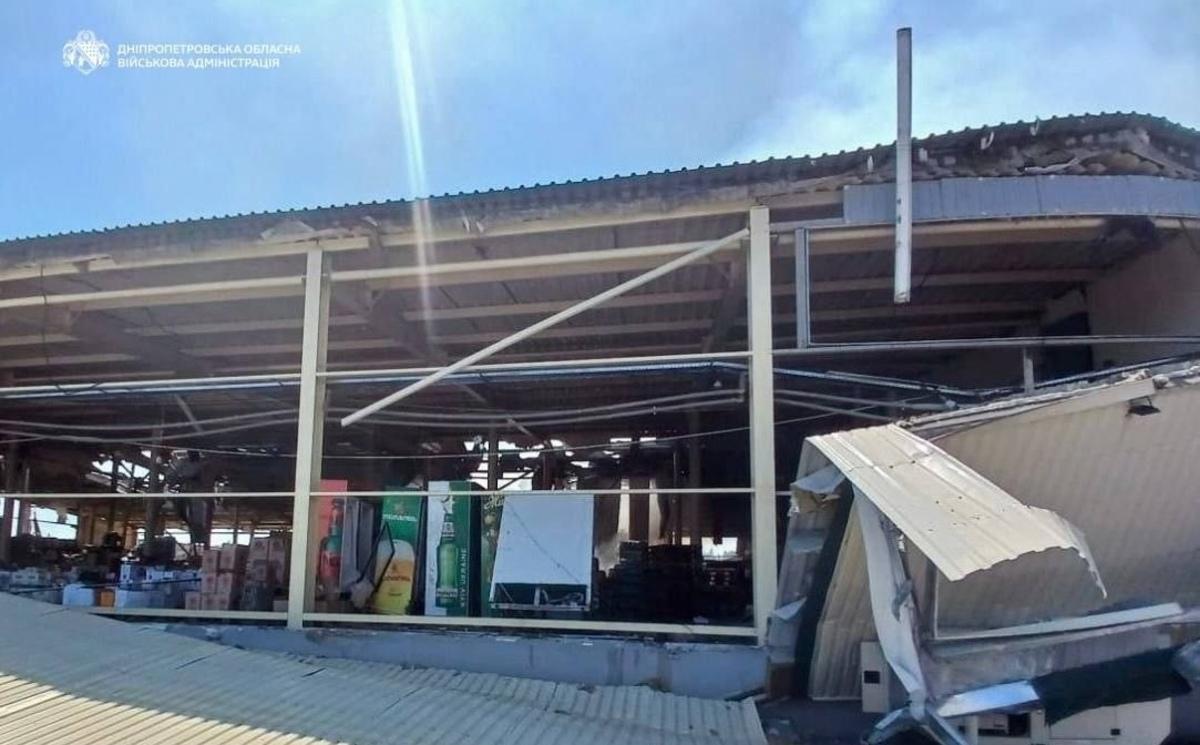 Росіяни завдали ударів по Дніпропетровщині: загинуло пʼятеро людей, багато поранених