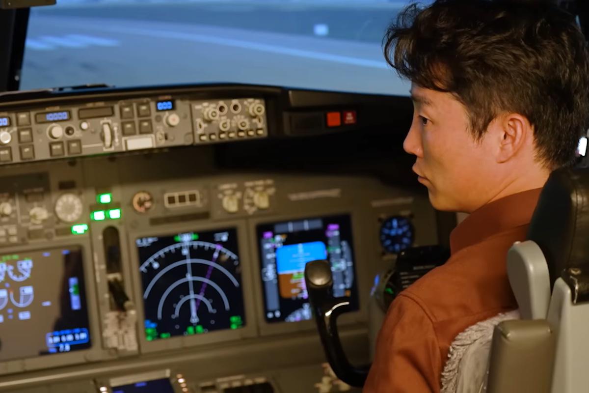 Пилот, сбежавший из КНДР, впервые сел за штурвал Boeing 737 и был потрясен