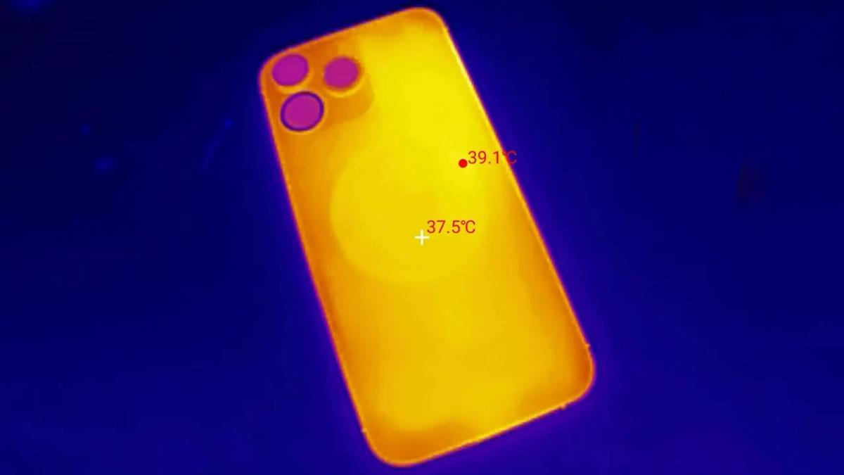 Ви неправильно заряджаєте смартфон: 6 популярних міфів, які давно розвінчали