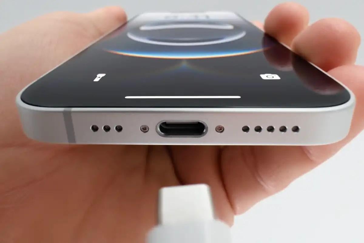 USB-C у смартфоні вміє більше, ніж просто заряджати: 8 корисних функцій USB-C у смартфоні вміє більше, ніж просто заряджати: 8 корисних функцій