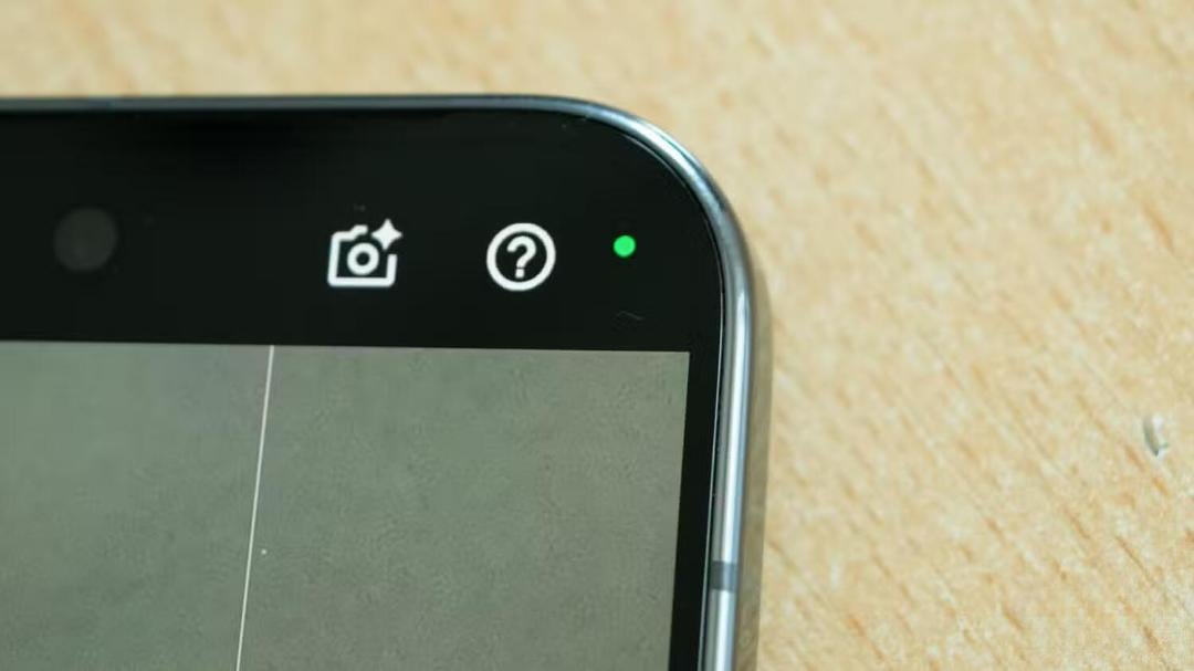 Зеленая и синяя точки в углу экрана Android: вот что они пытаются вам сказать Зеленая и синяя точки в углу экрана Android: вот что они пытаются вам сказать