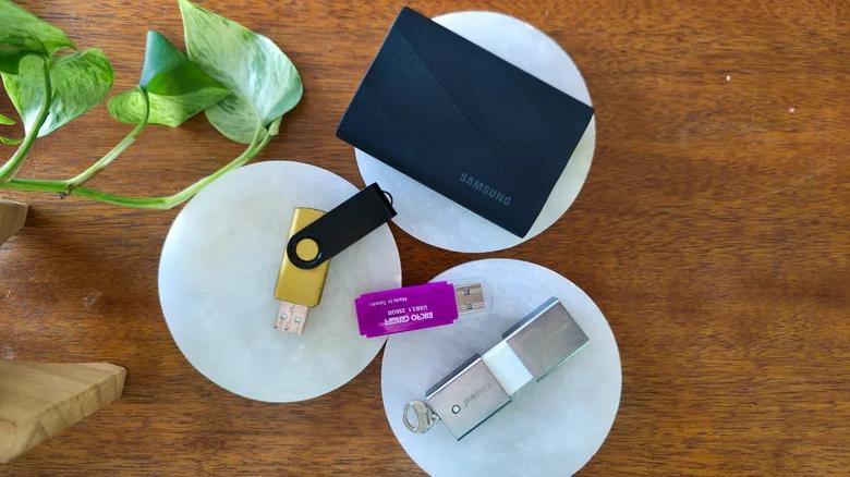 Флешки програють SSD, але є нюанс: чому їх ще зарано списувати з рахунків Флешки програють SSD, але є нюанс: чому їх ще зарано списувати з рахунків