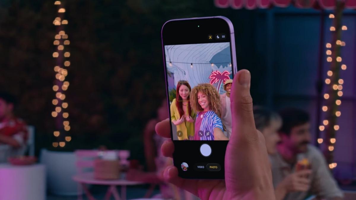 Звичайний iPhone 17 несподівано зрівнявся з Galaxy S26 Ultra у рейтингу камер Звичайний iPhone 17 несподівано зрівнявся з Galaxy S26 Ultra у рейтингу камер