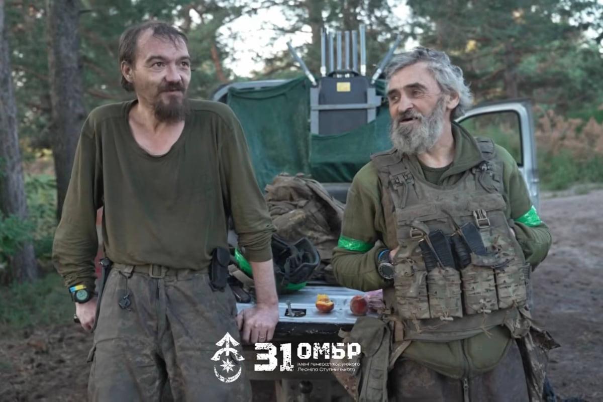'Никого не пускать': двое пехотинцев 5 месяцев держали оборону в 30 метрах от оккупантов 'Никого не пускать': двое пехотинцев 5 месяцев держали оборону в 30 метрах от оккупантов
