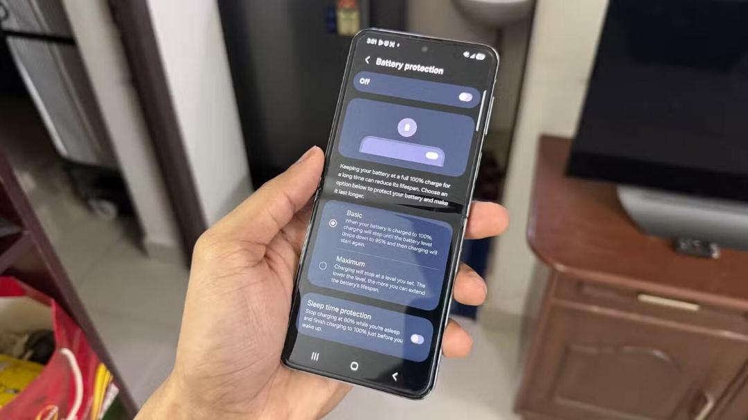 Користувач Samsung вимкнув ці 4 функції Galaxy: батарея стала працювати значно довше Користувач Samsung вимкнув ці 4 функції Galaxy: батарея стала працювати значно довше