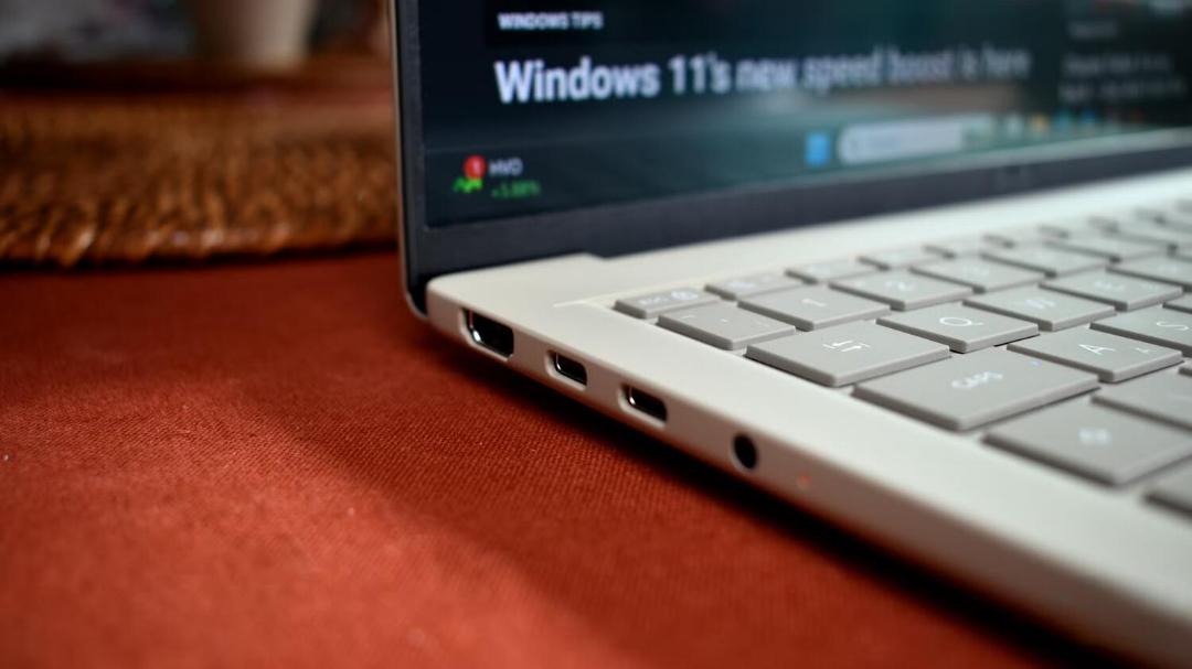 Чоловік роками підключав пристрої не до того USB-порту: через це файли передавалися довше Чоловік роками підключав пристрої не до того USB-порту: через це файли передавалися довше