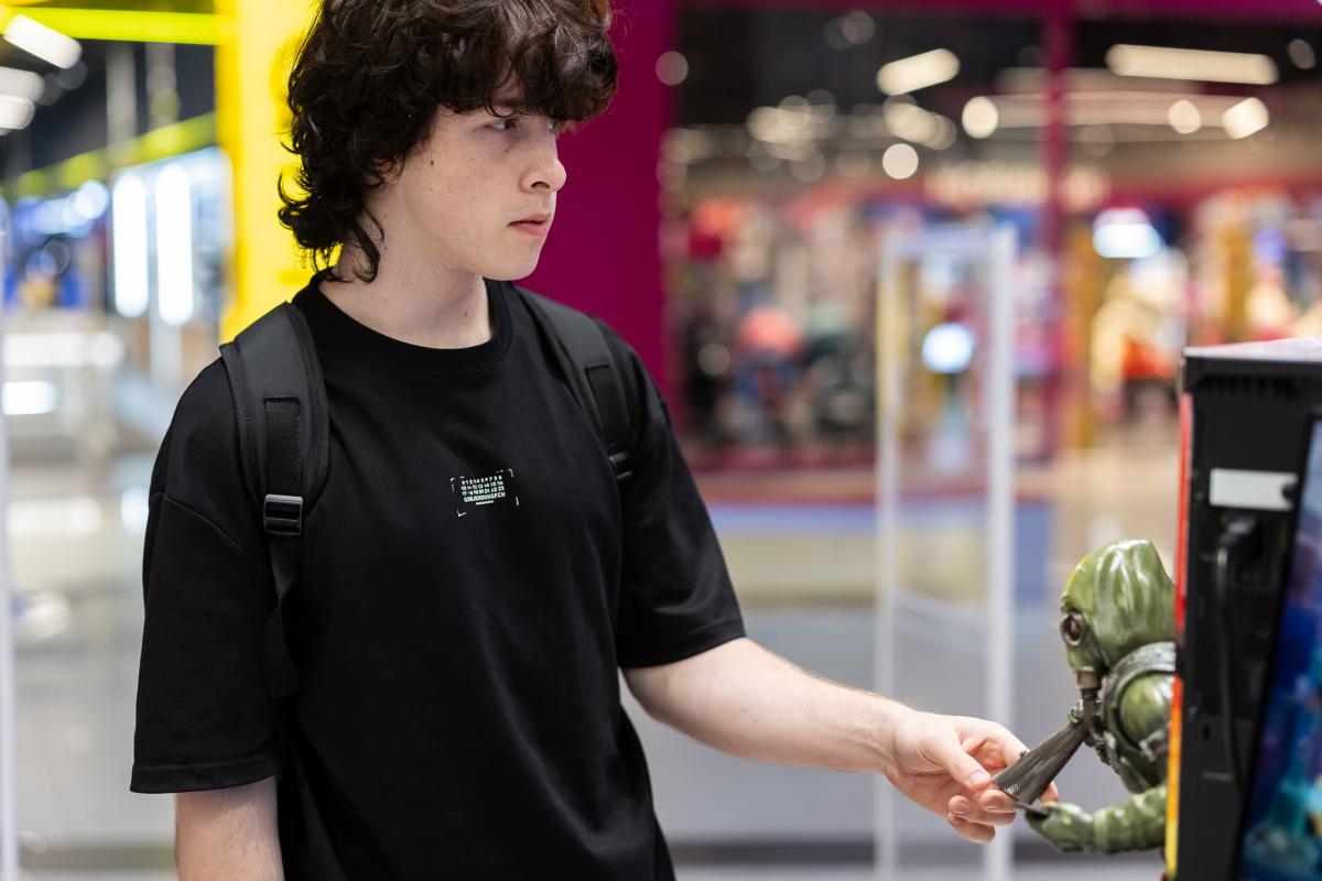 Click масштабує ритейл комп’ютерної техніки: новий магазин у Lavina Mall Click масштабує ритейл комп’ютерної техніки: новий магазин у Lavina Mall