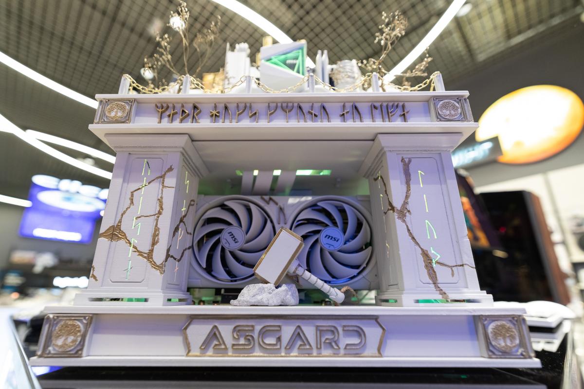 Click масштабує ритейл комп’ютерної техніки: новий магазин у Lavina Mall Click масштабує ритейл комп’ютерної техніки: новий магазин у Lavina Mall