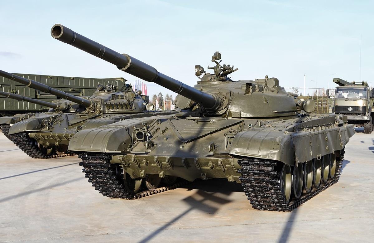Росіяни вирішили захищати свої Т-72, Т-80 та інші танки від дронів за допомогою гранат Росіяни вирішили захищати свої Т-72, Т-80 та інші танки від дронів за допомогою гранат