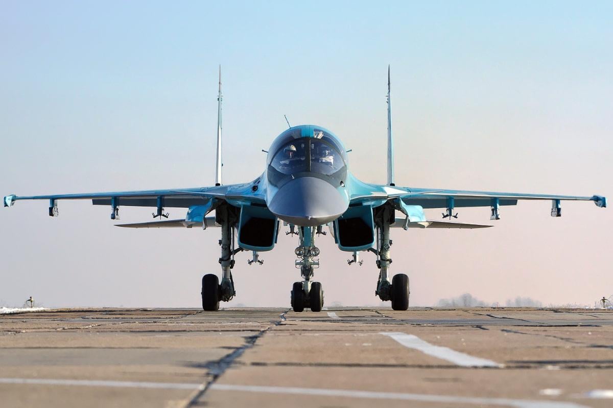 Удары по НПЗ вынудили Россию искать авиатопливо за рубежом: ГУР раскрыло схему импорта Удары по НПЗ вынудили Россию искать авиатопливо за рубежом: ГУР раскрыло схему импорта