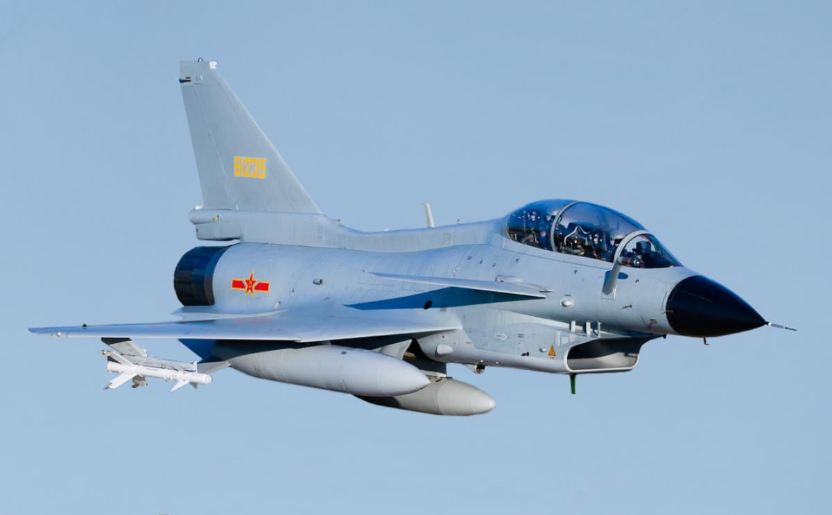 Узбекистан отримав перші винищувачі J-10CЕ від Китаю