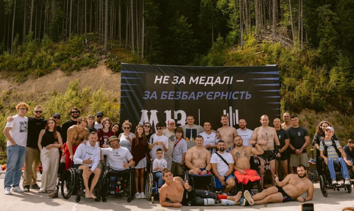 Заплив, що став маніфестом: Олександр Терен разом із ветеранами протягнули на собі човни Заплив, що став маніфестом: Олександр Терен разом із ветеранами протягнули на собі човни